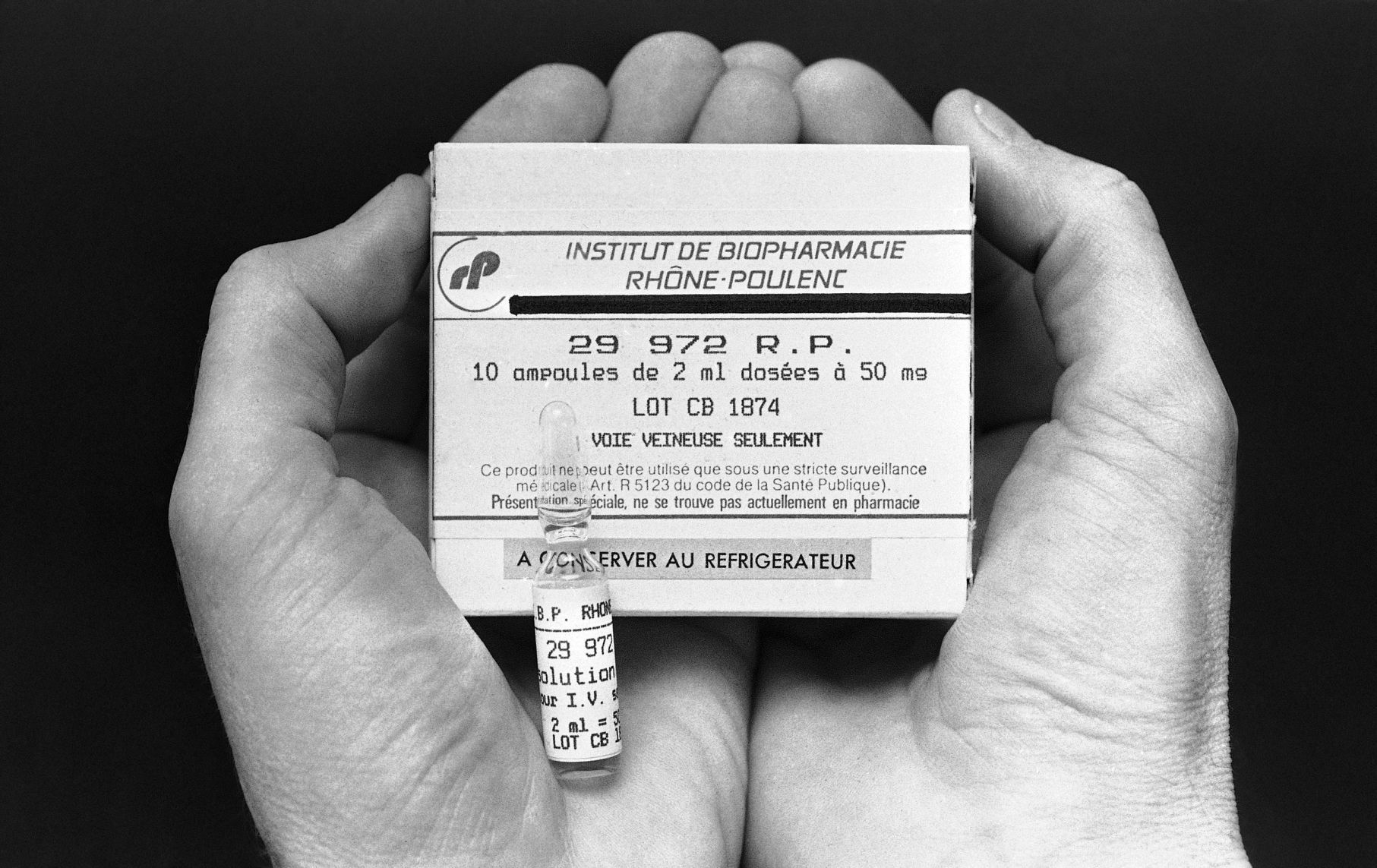 1985: AIDS Crisis